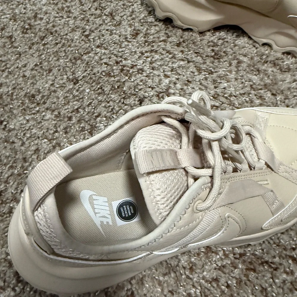 NWB Nike TC 7900 Sandrift/Sail - Picture 4 of 6